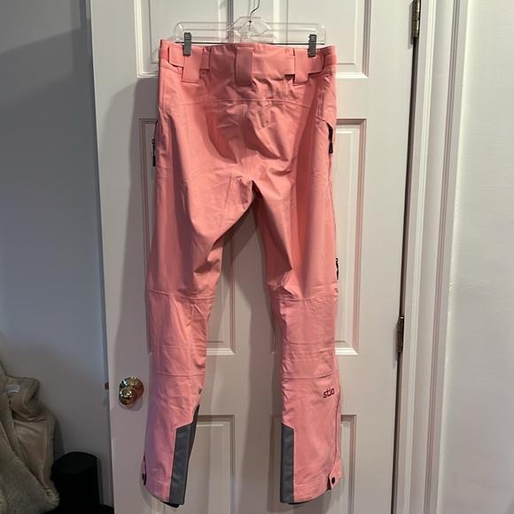 Stio Environ Women ski pant shell like new condition bubblegum pink large - Picture 8 of 10
